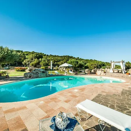 Cozy In With Outdoor Swimming Pool * Arzachena