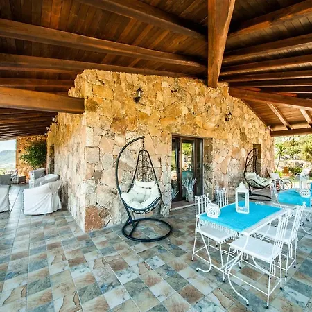 Cozy In With Outdoor Swimming Pool Holiday home