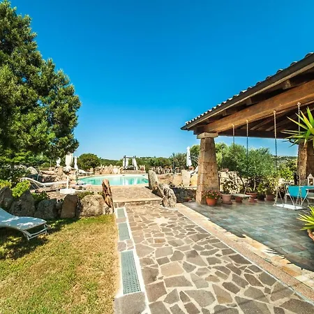 Holiday home Cozy In With Outdoor Swimming Pool