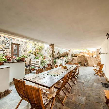 Cozy In With Outdoor Swimming Pool Holiday home *